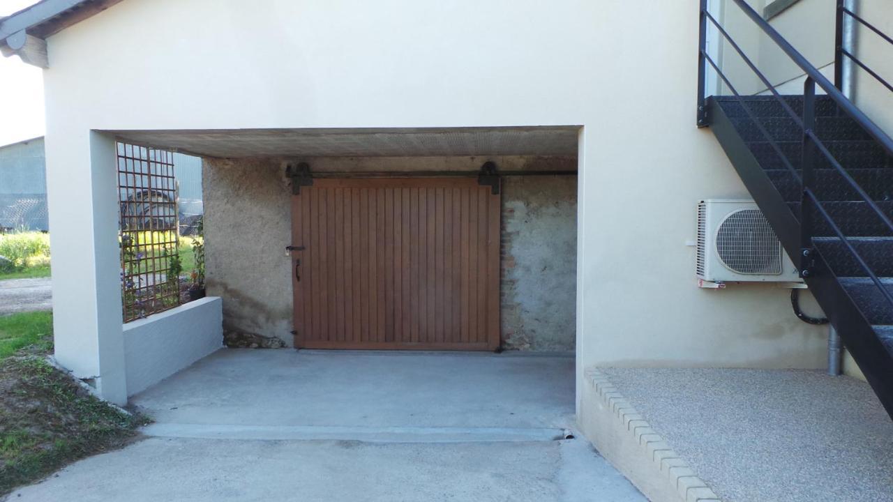 Chambre D'Hotes Mansardee Saint-Ouen-les-Vignes Kültér fotó